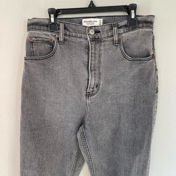 Abercrombie & Fitch Curve Love The Ankle Straight Ultra High Rise Jeans (4s) - Picture 3 of 7